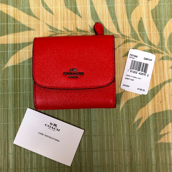 Coach Handbags - NWT Authentic Coach Small Folding Leather Wallet